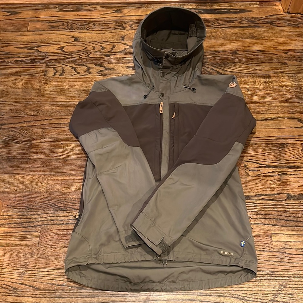 Fjallraven Keb Jacket (Tarmac/Dark Olive)